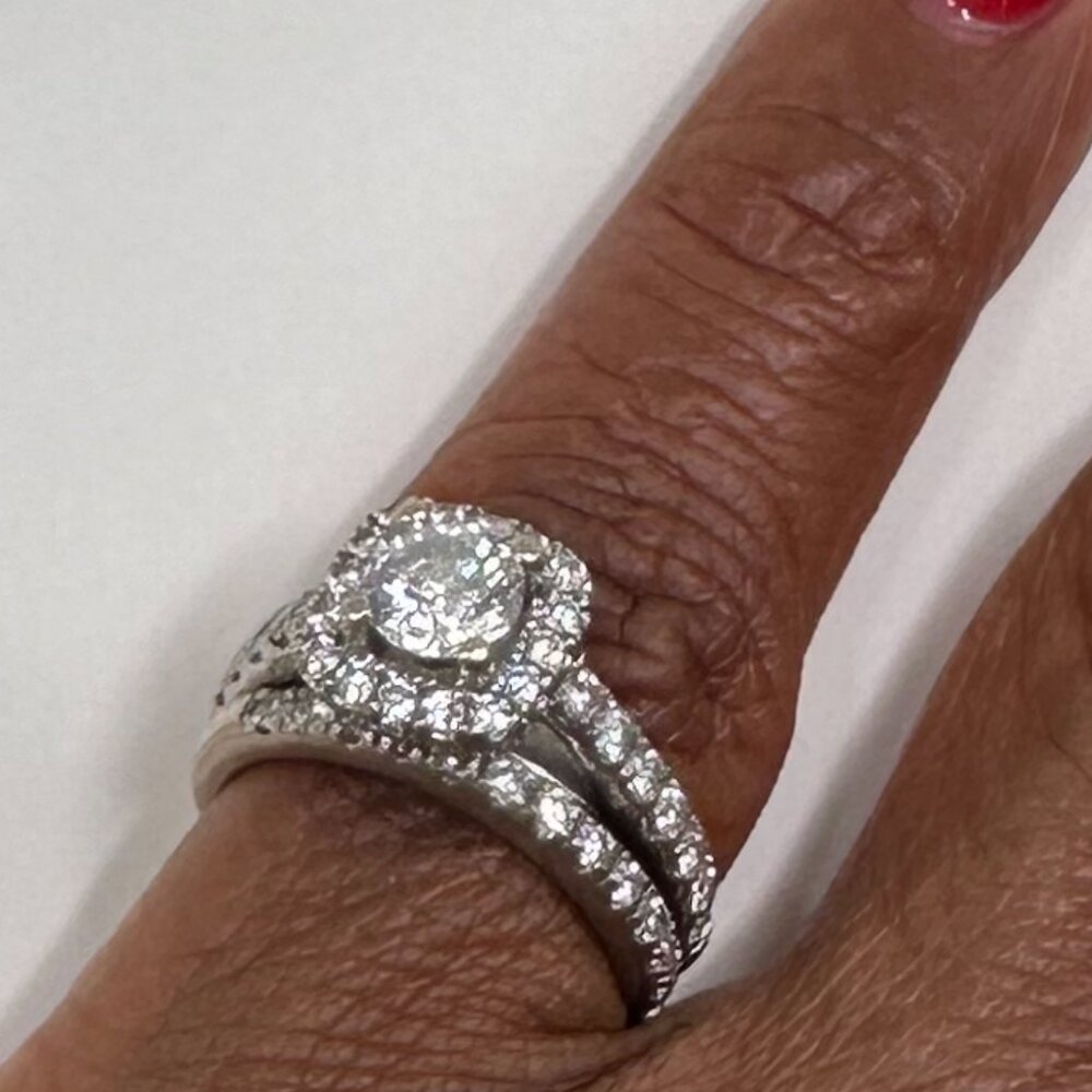 Vera Wang Love Collection 2CTW 14K WG 3/4 Princess Cut Size 4 Wedding Set - Picture 2 of 16